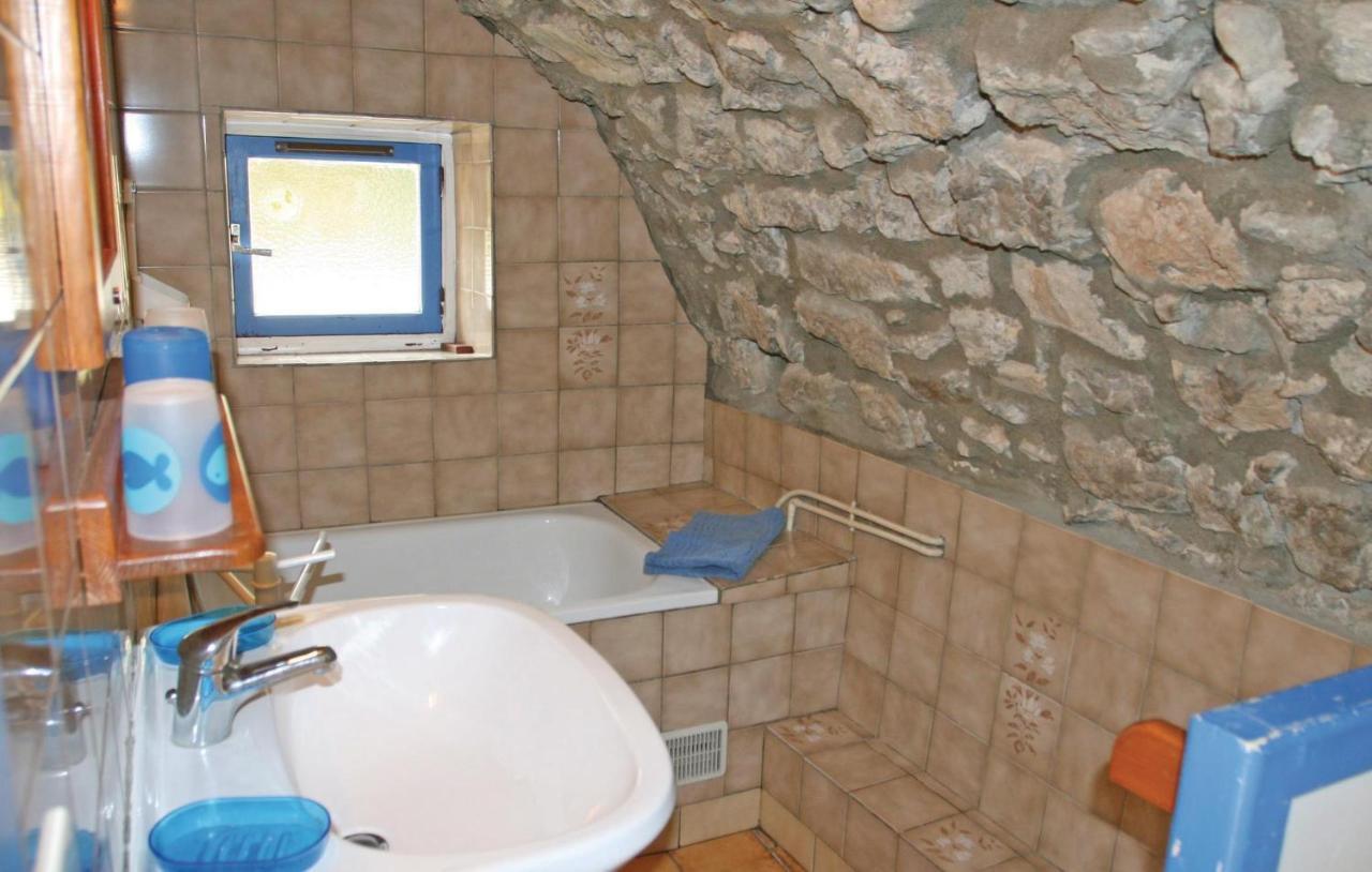 1 Bedroom Nice Apartment In La Beaume Labeaume Esterno foto